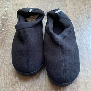 Brand New Unisex Memory Foam Slippers Size Small 5/6